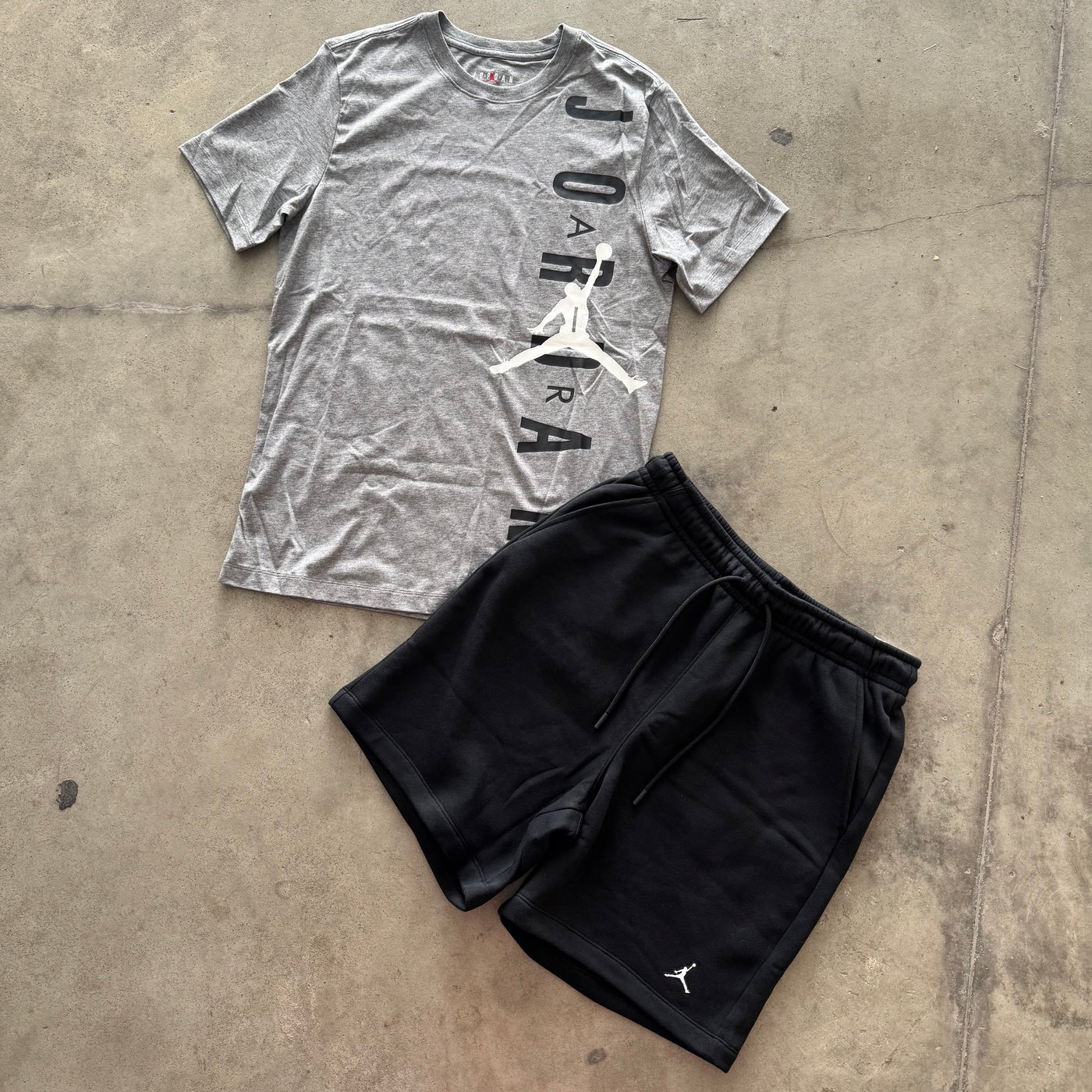 Outfit Nike Jordan Grigio/Nero