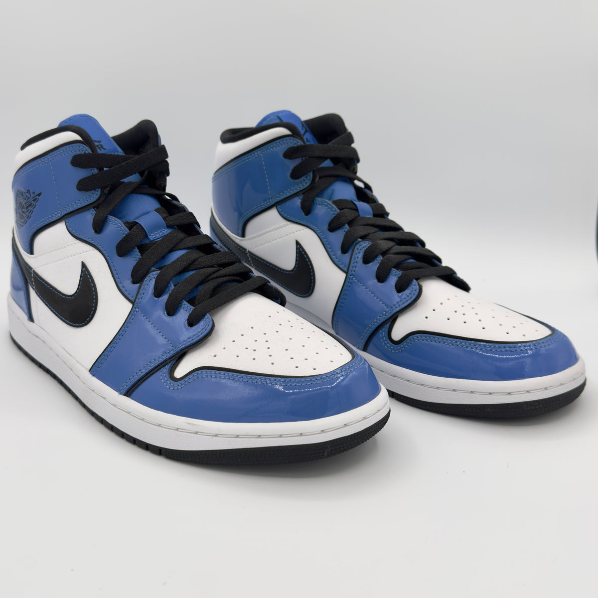 Air Jordan 1 Mid Signal Blue