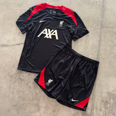 Outfit Nike Liverpool