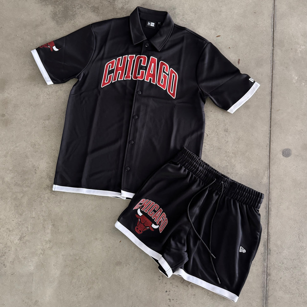 Outfit New Era Chicago Bulls con Camicia