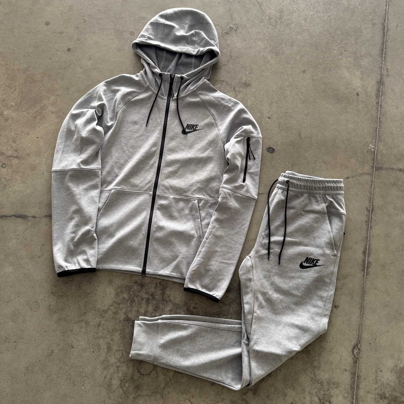 Tuta Nike Tech Grigio