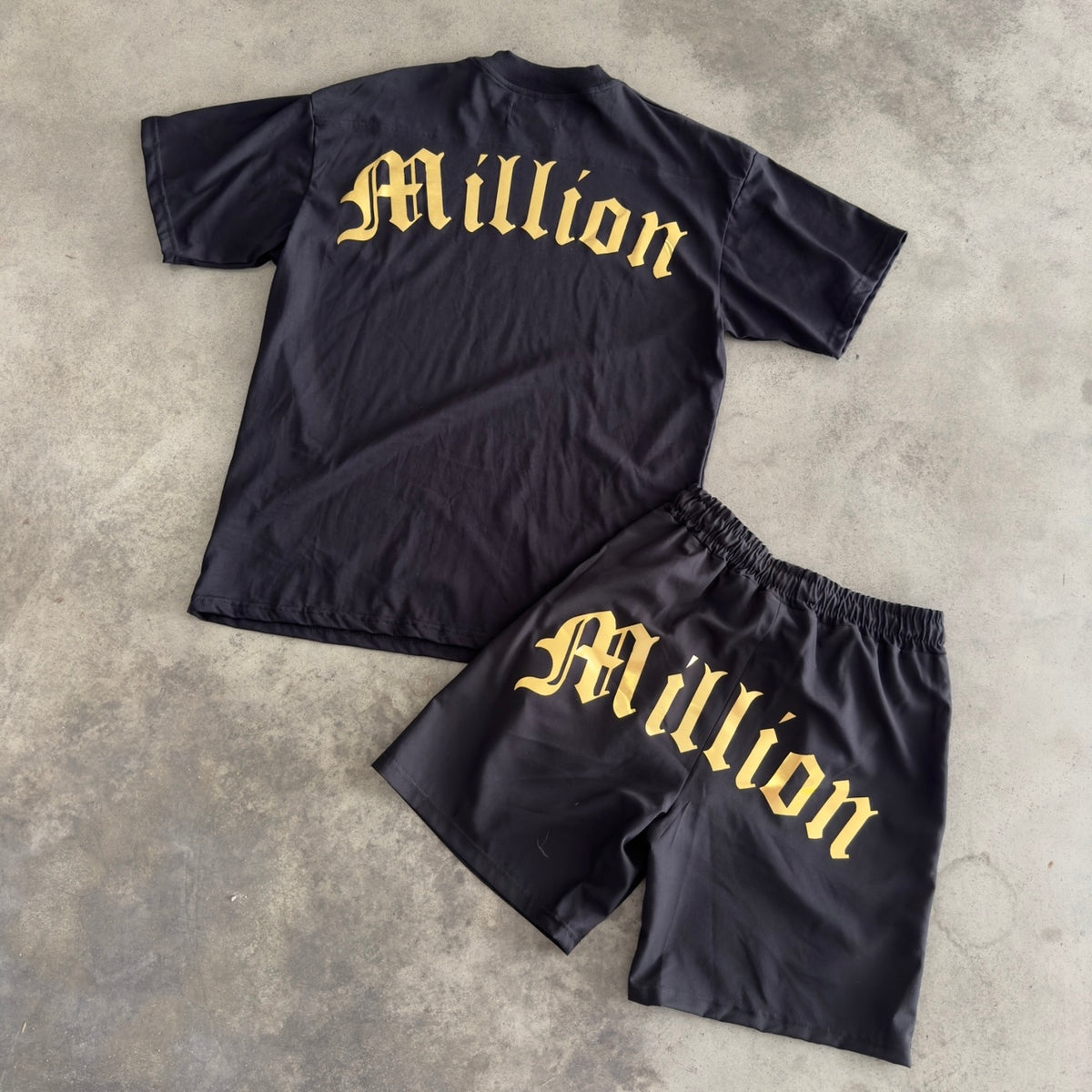 Outfit Million Behind Nero Oro