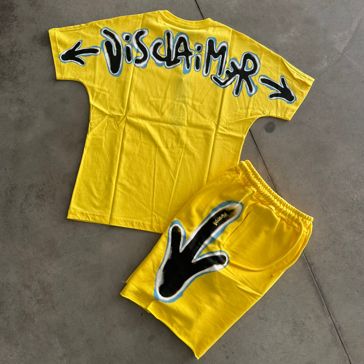 Outfit Disclaimer Giallo