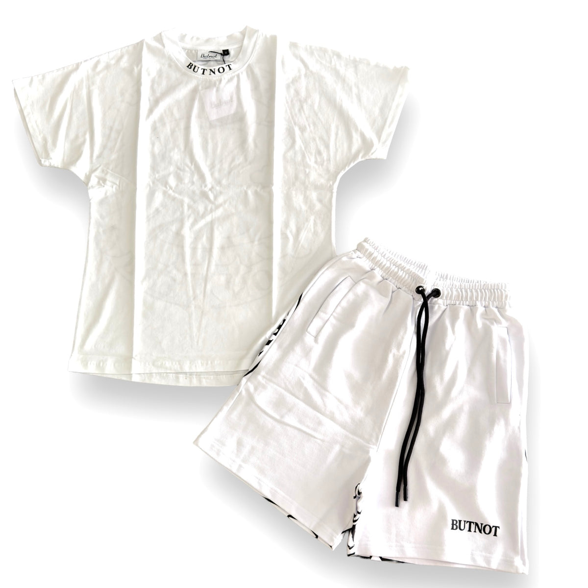 Outfit But Not Gotica Bianco
