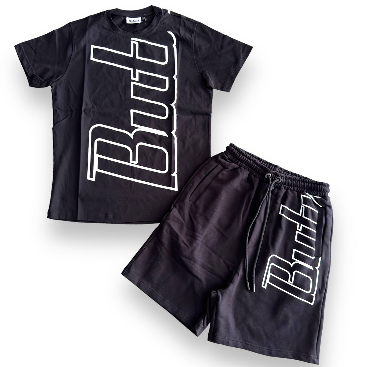 Outfit But Not Big Logo Nero