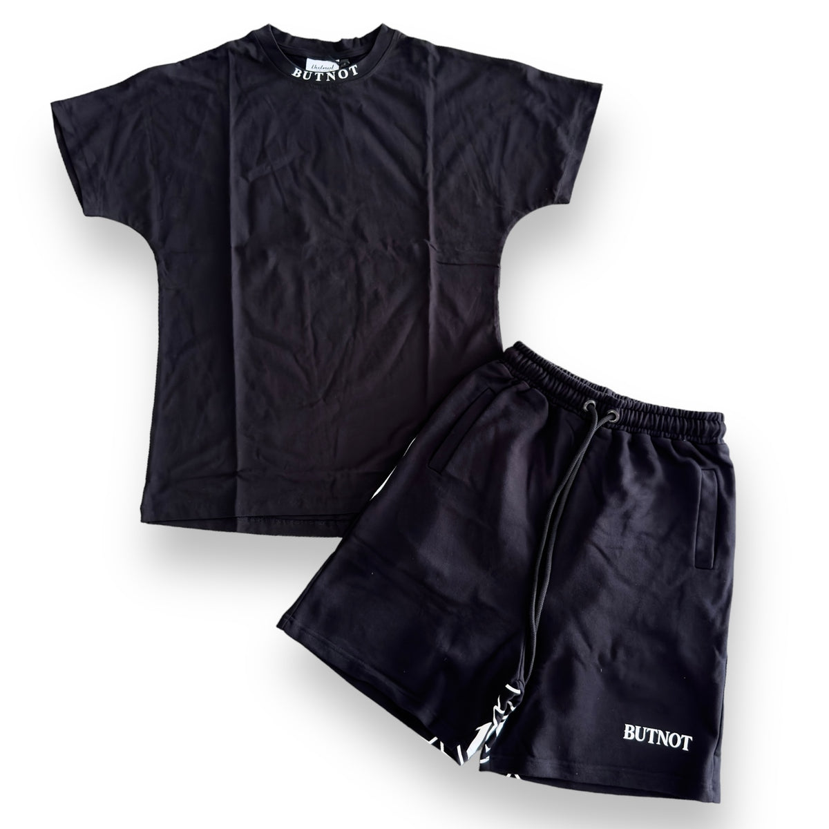 Outfit But Not Gotica Nero