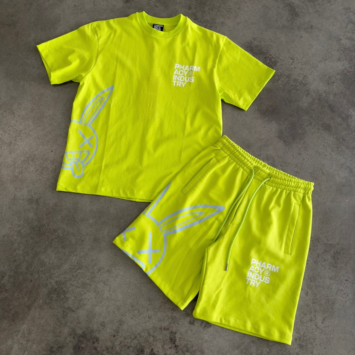 Outfit Pharmacy Lime