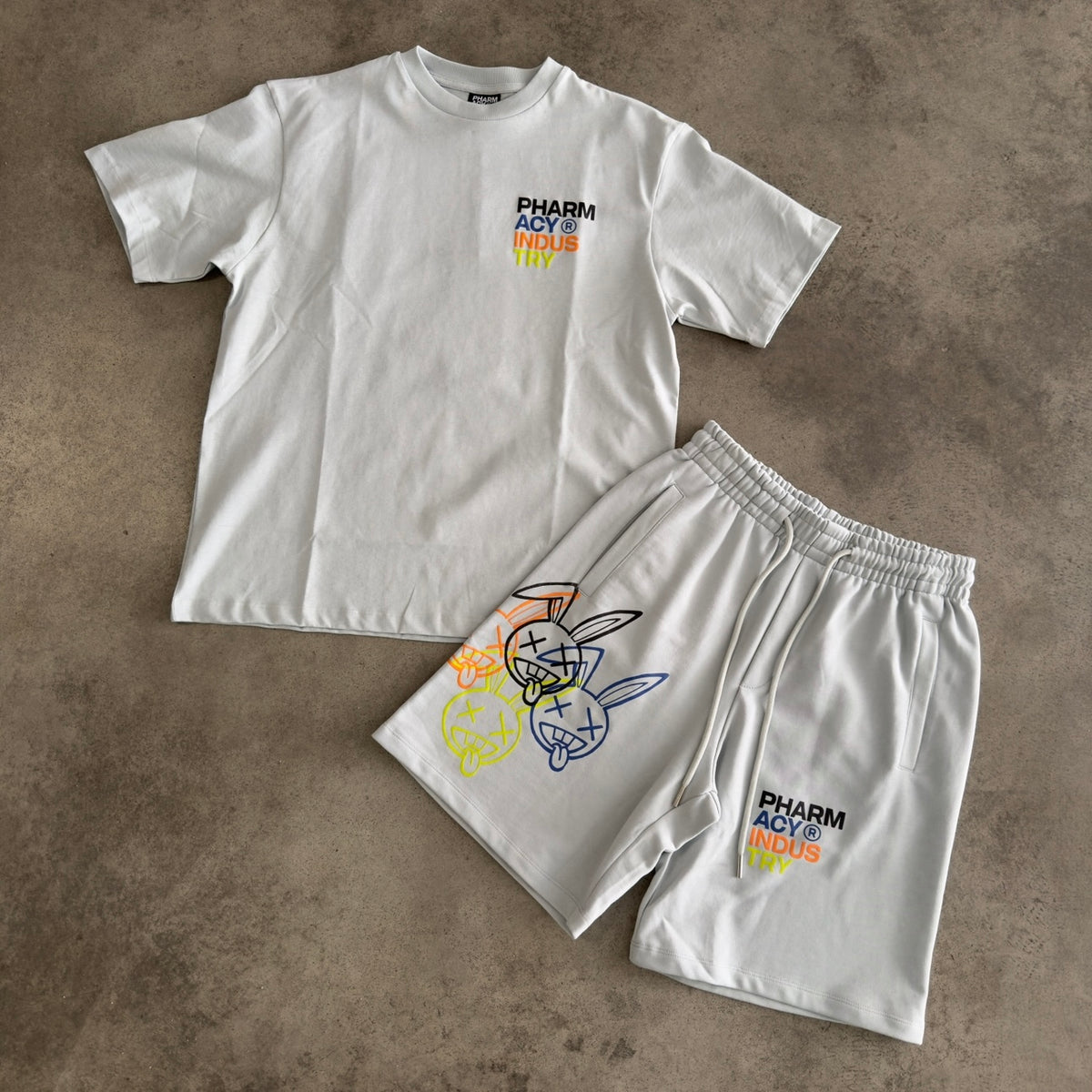 Outfit Pharmacy Grigio Pietra