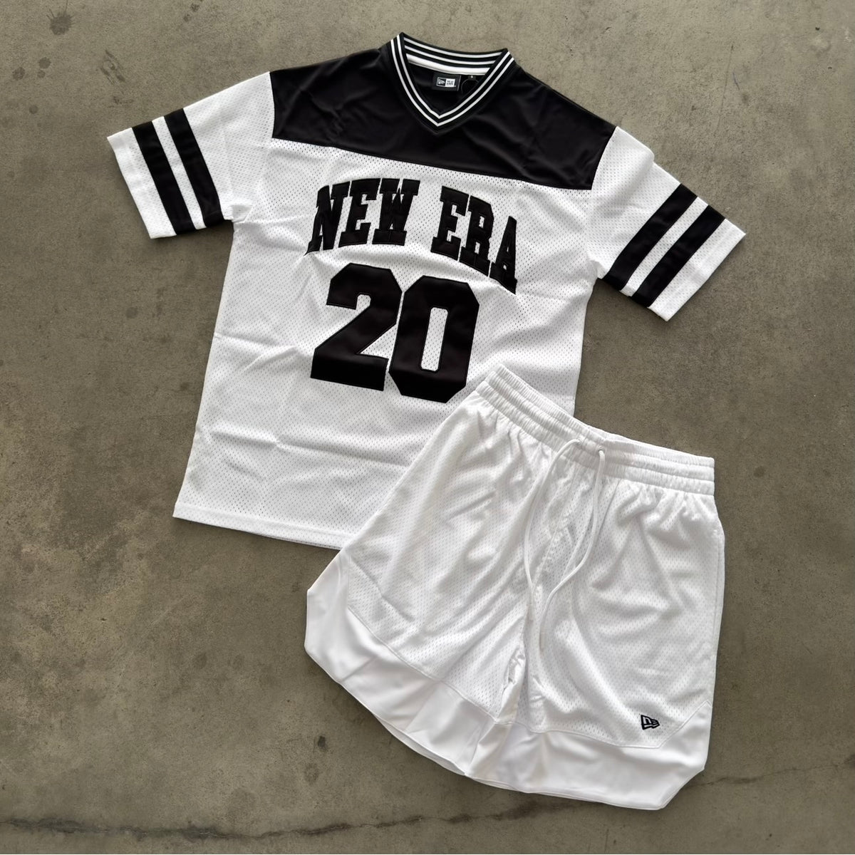 Outfit New Era Bianco in Rete