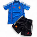 Outfit Adidas Manchester United