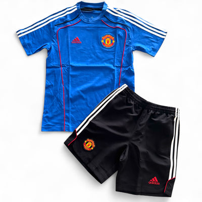 Outfit Adidas Manchester United