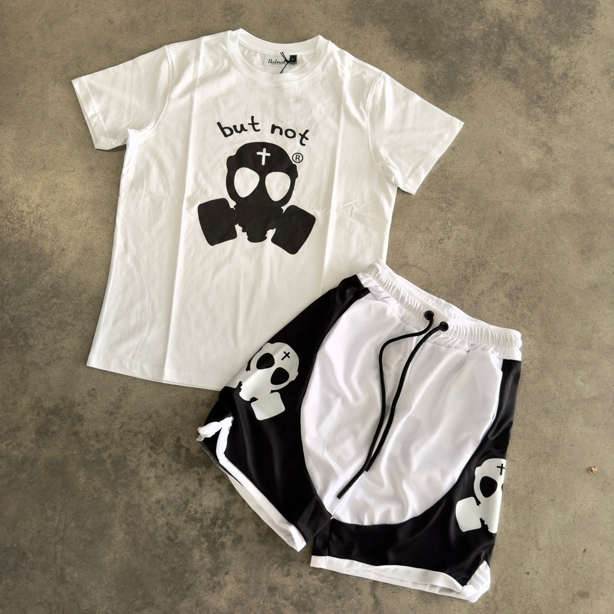 Outfit But Not Logo Basket Bianco