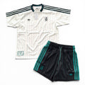 Outfit Adidas Liverpool