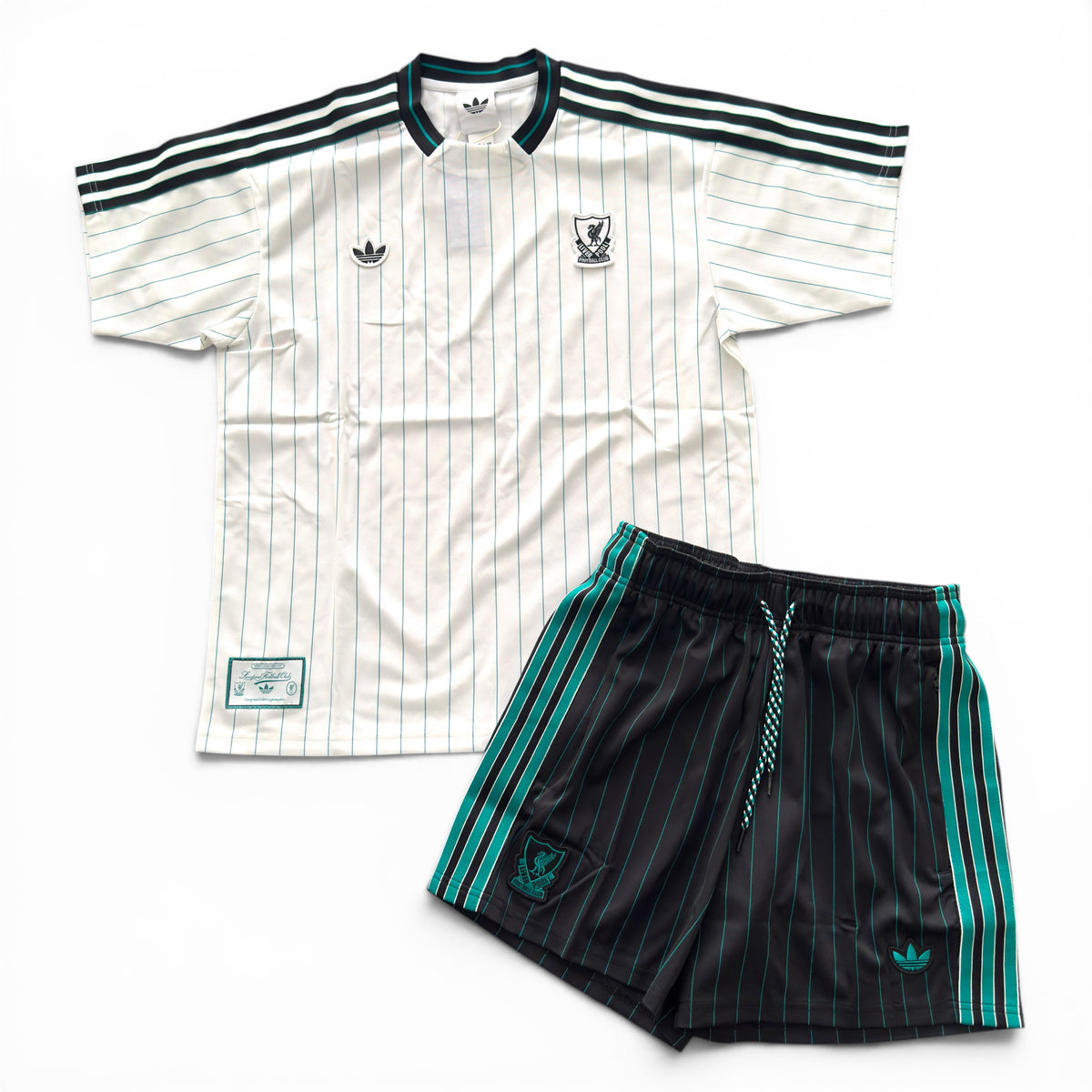 Outfit Adidas Liverpool