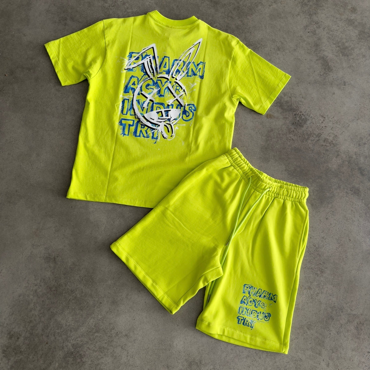 Outfit Pharmacy Lime