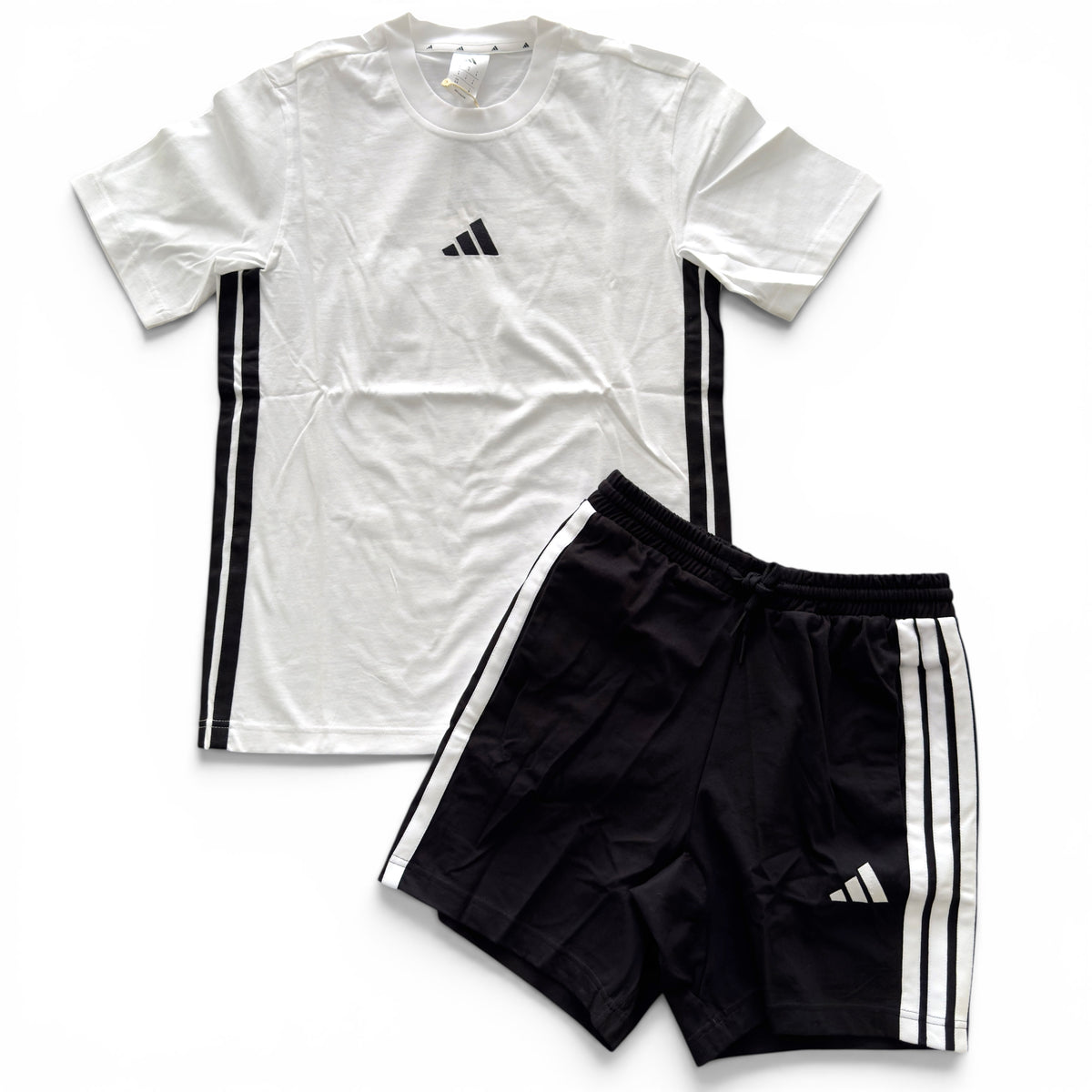 Outfit Adidas Basic Bianco
