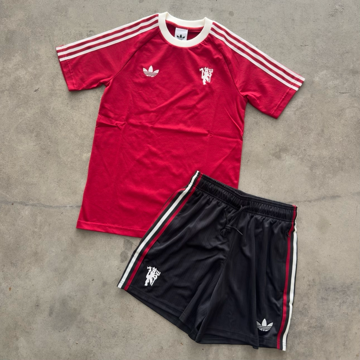Outfit Adidas Manchester United Rosso/Nero