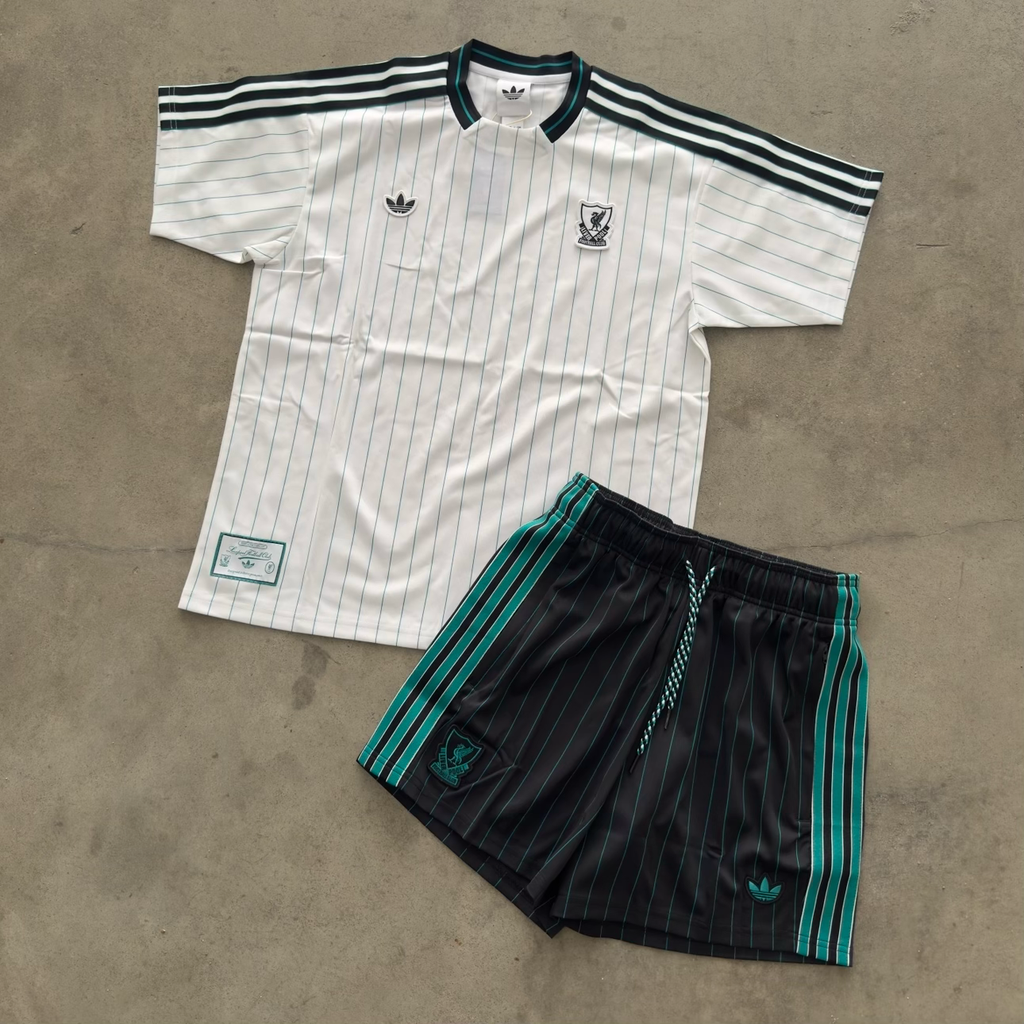Outfit Adidas Liverpool