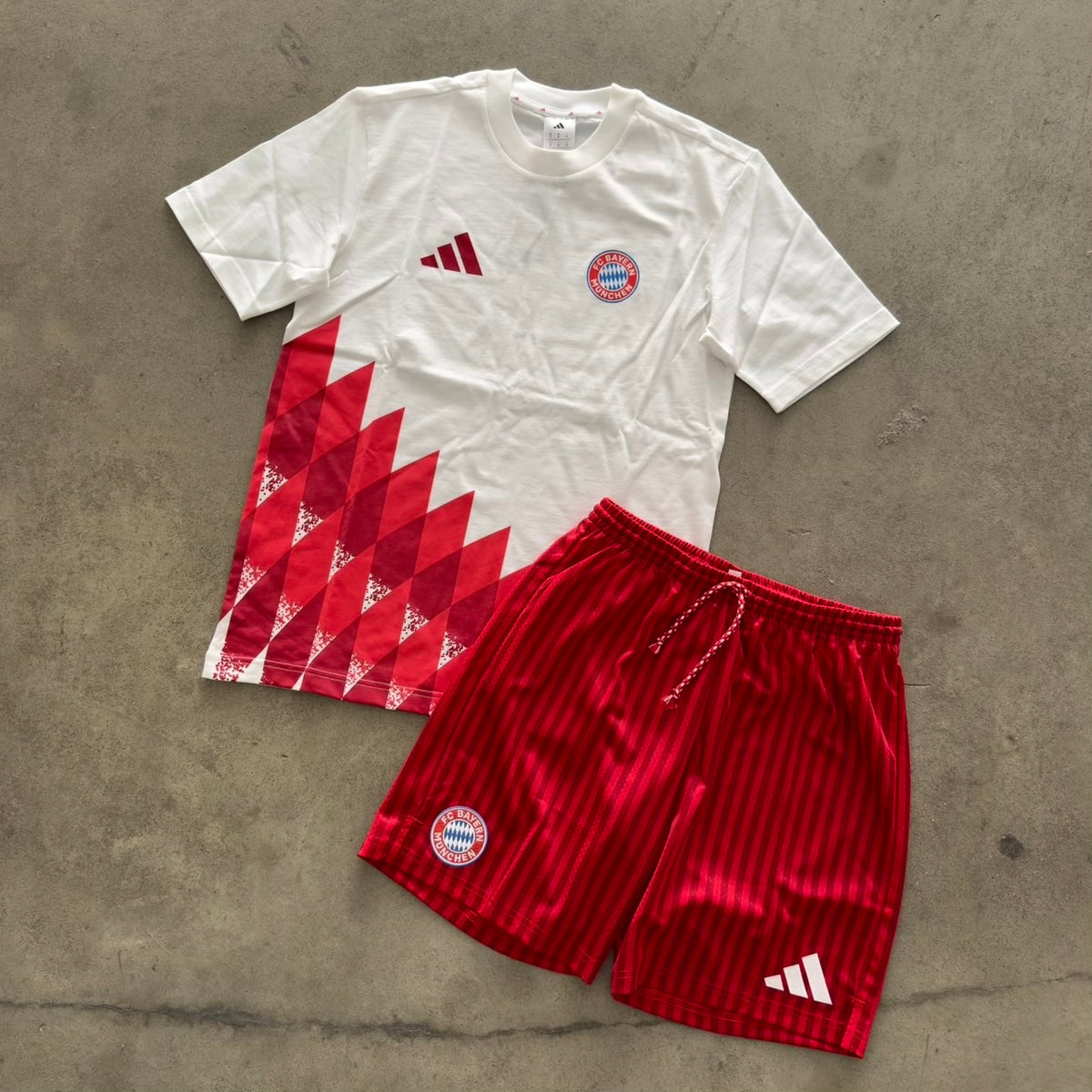Outfit Adidas Bayern Rosso