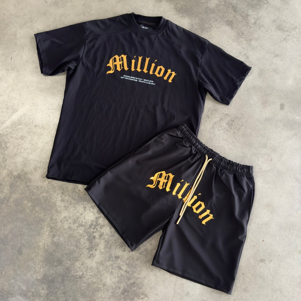 Outfit Million Private Nero Oro