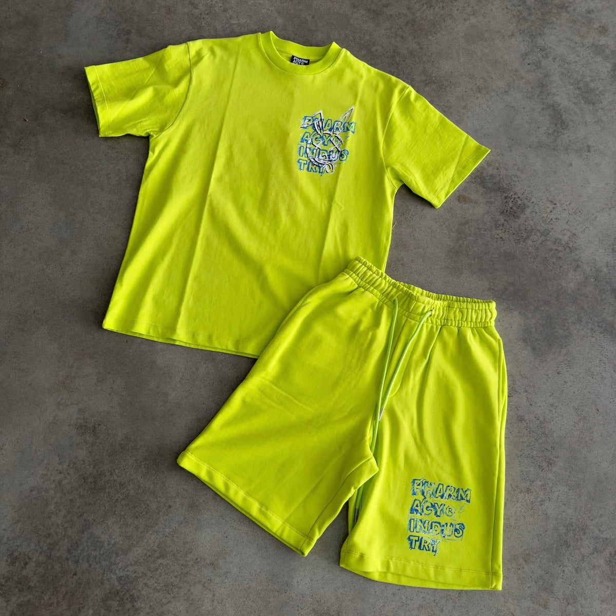 Outfit Pharmacy Lime