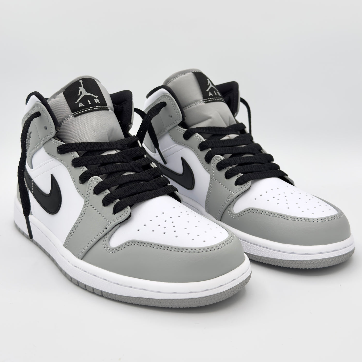 Air Jordan 1 Mid Light Smoke Grey