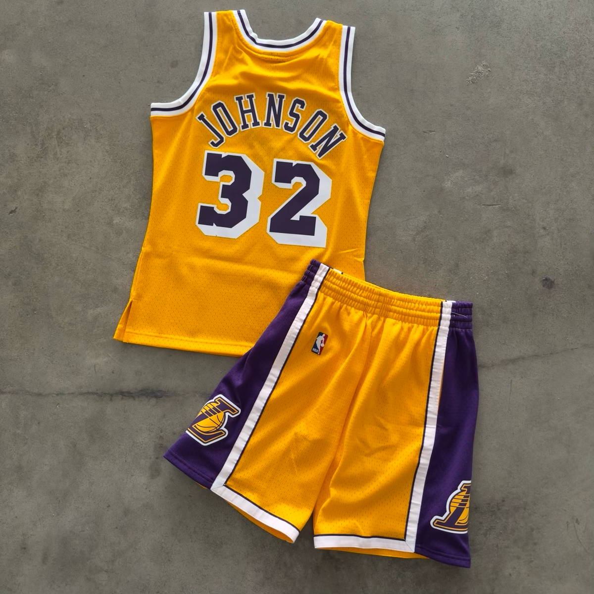 Outfit Mitchell And Ness Lakers Johnson