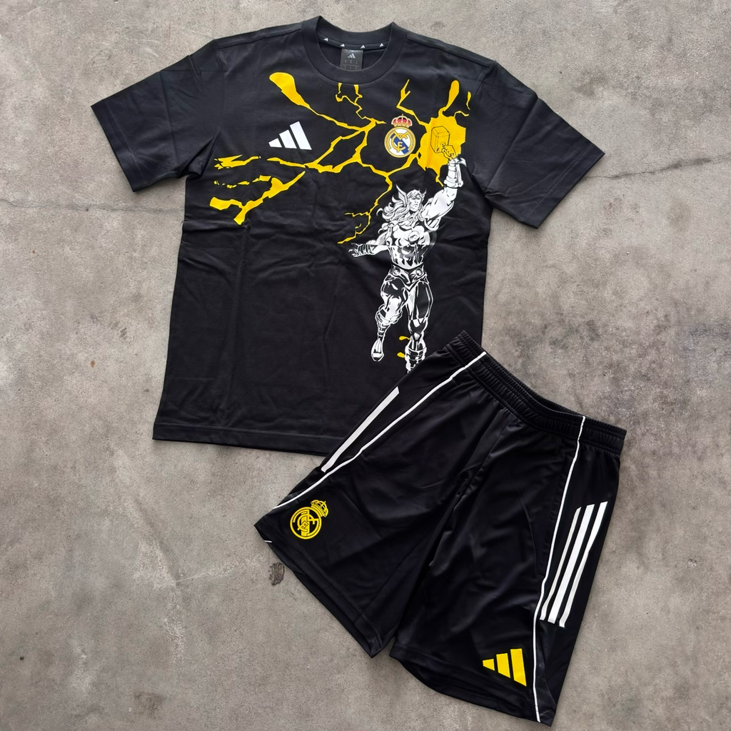 Outfit Adidas Real Madrid x Avengers Nero