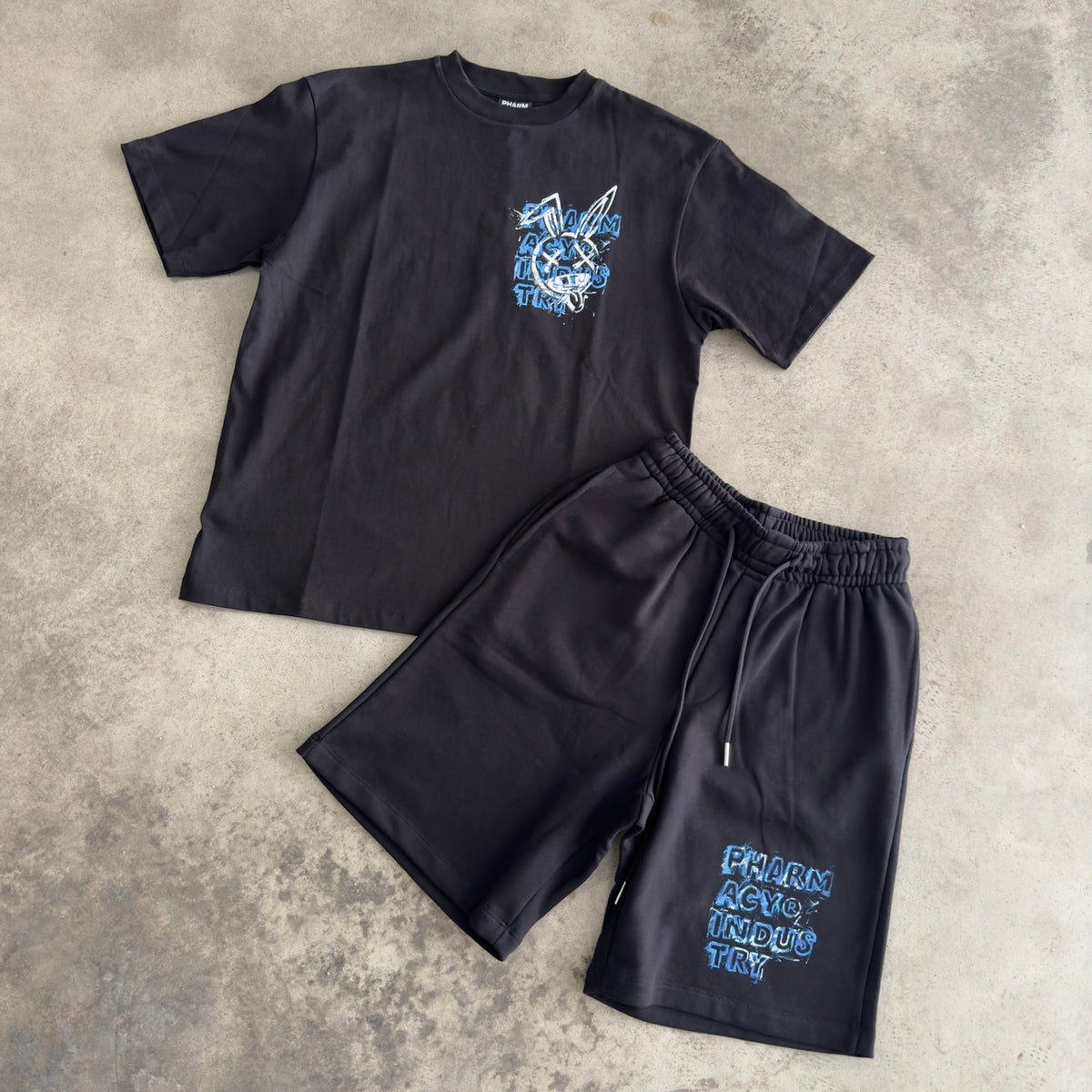Outfit Pharmacy Nero