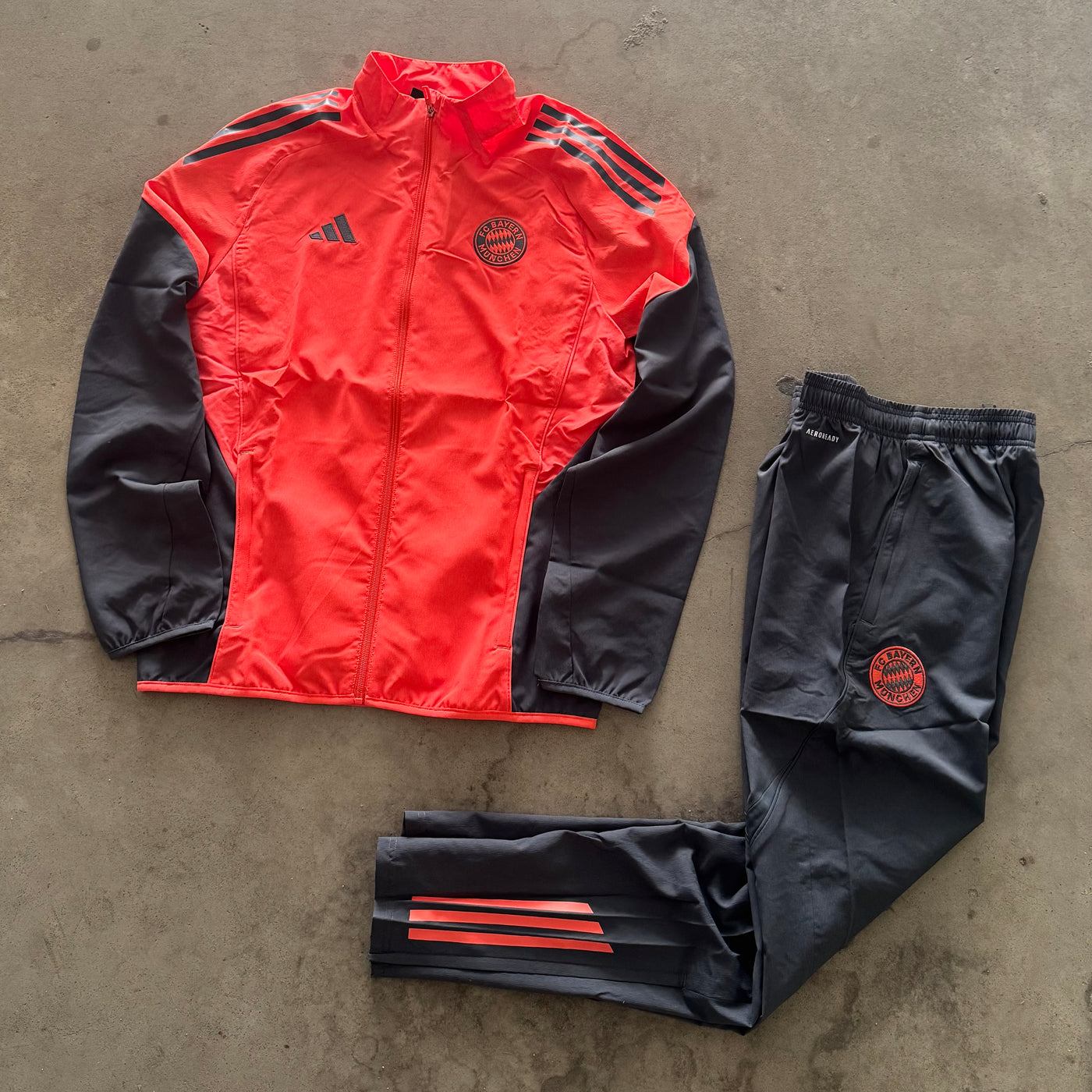 Tuta Adidas Bayern Monaco Corallo Microfibra