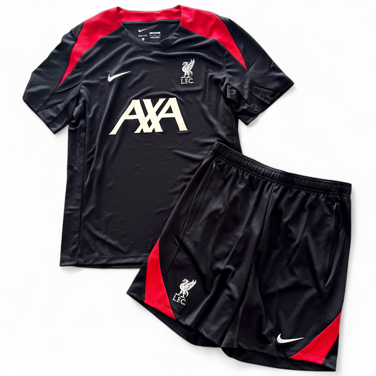 Outfit Nike Liverpool