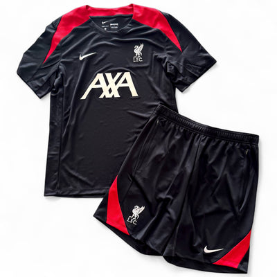 Outfit Nike Liverpool