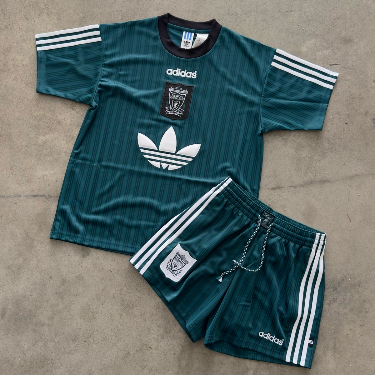 Outfit Adidas Liverpool Verde