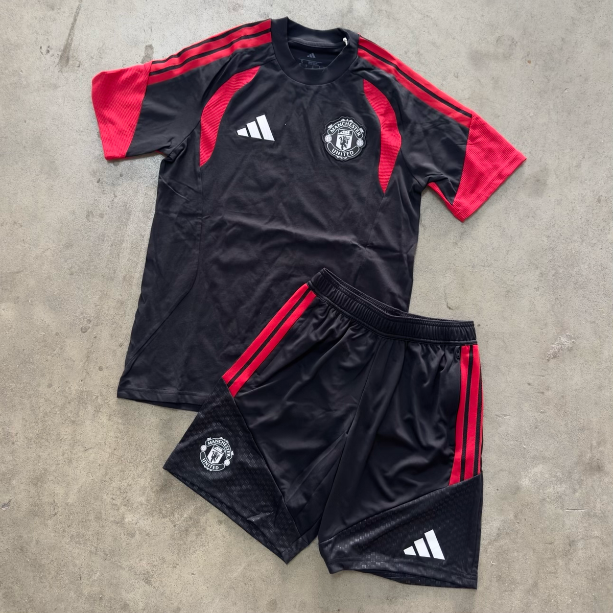 Outfit Adidas Manchester United Nero