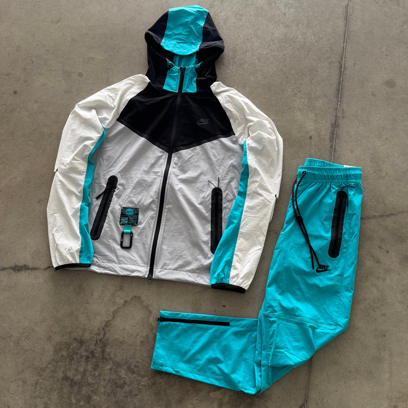 Tuta Nike Tech Nero/Dusty Cactus