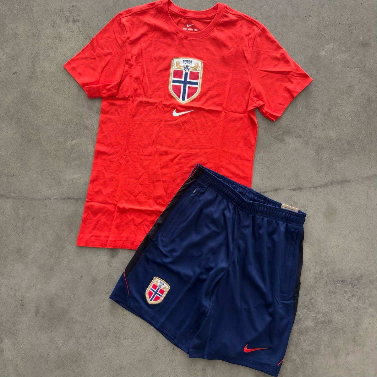 Outfit Nike Norvegia Rosso
