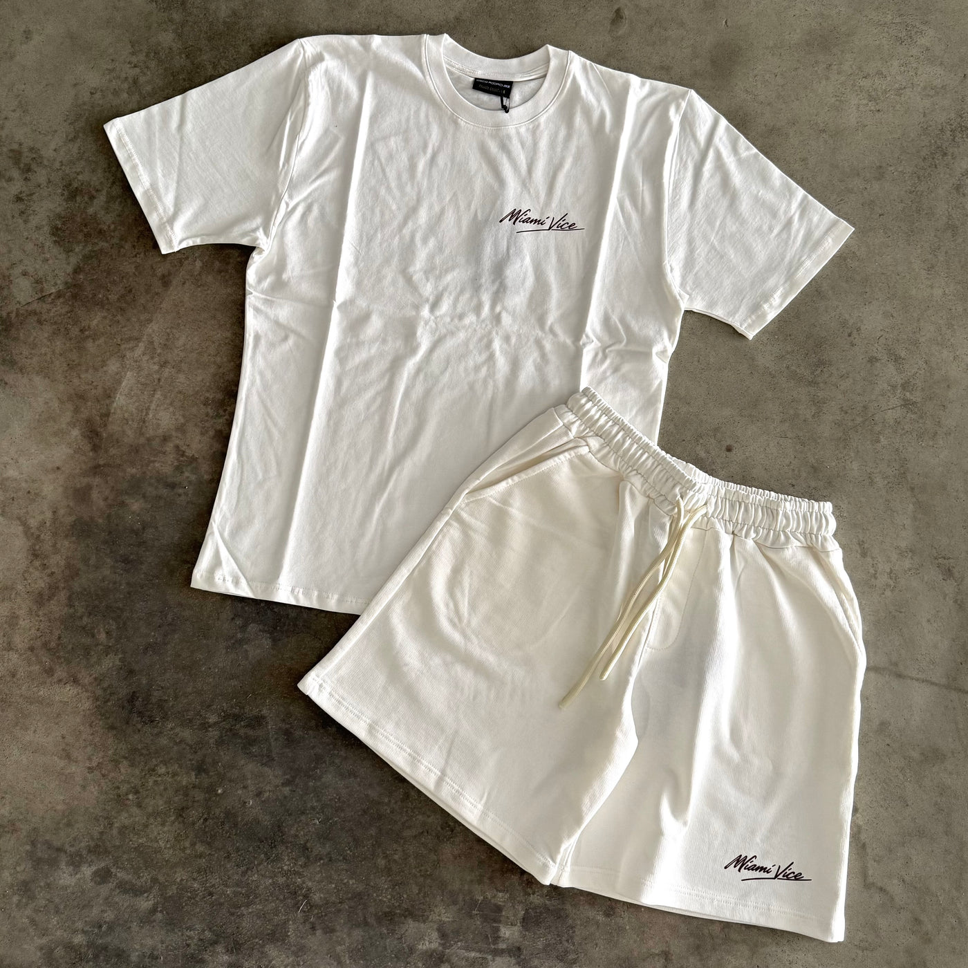 Outfit Diego Rodriguez Miami Vice Panna