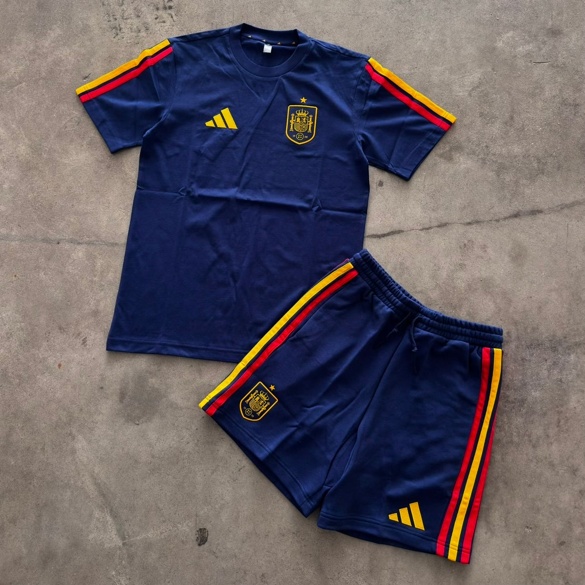 Outfit Adidas Spagna Blu