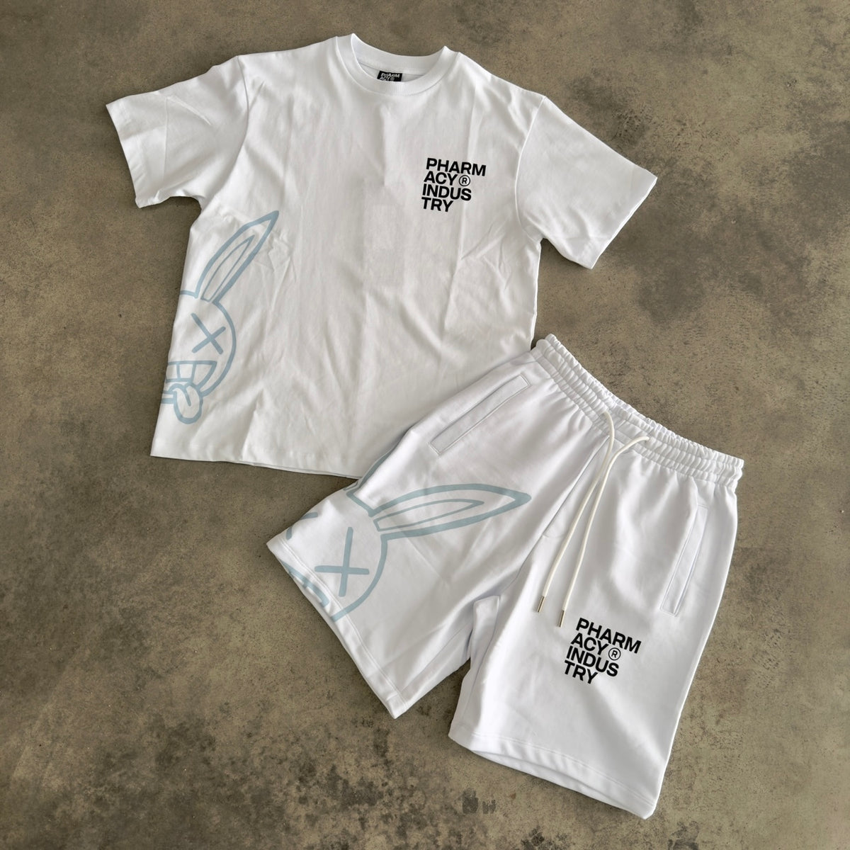 Outfit Pharmacy Bianco