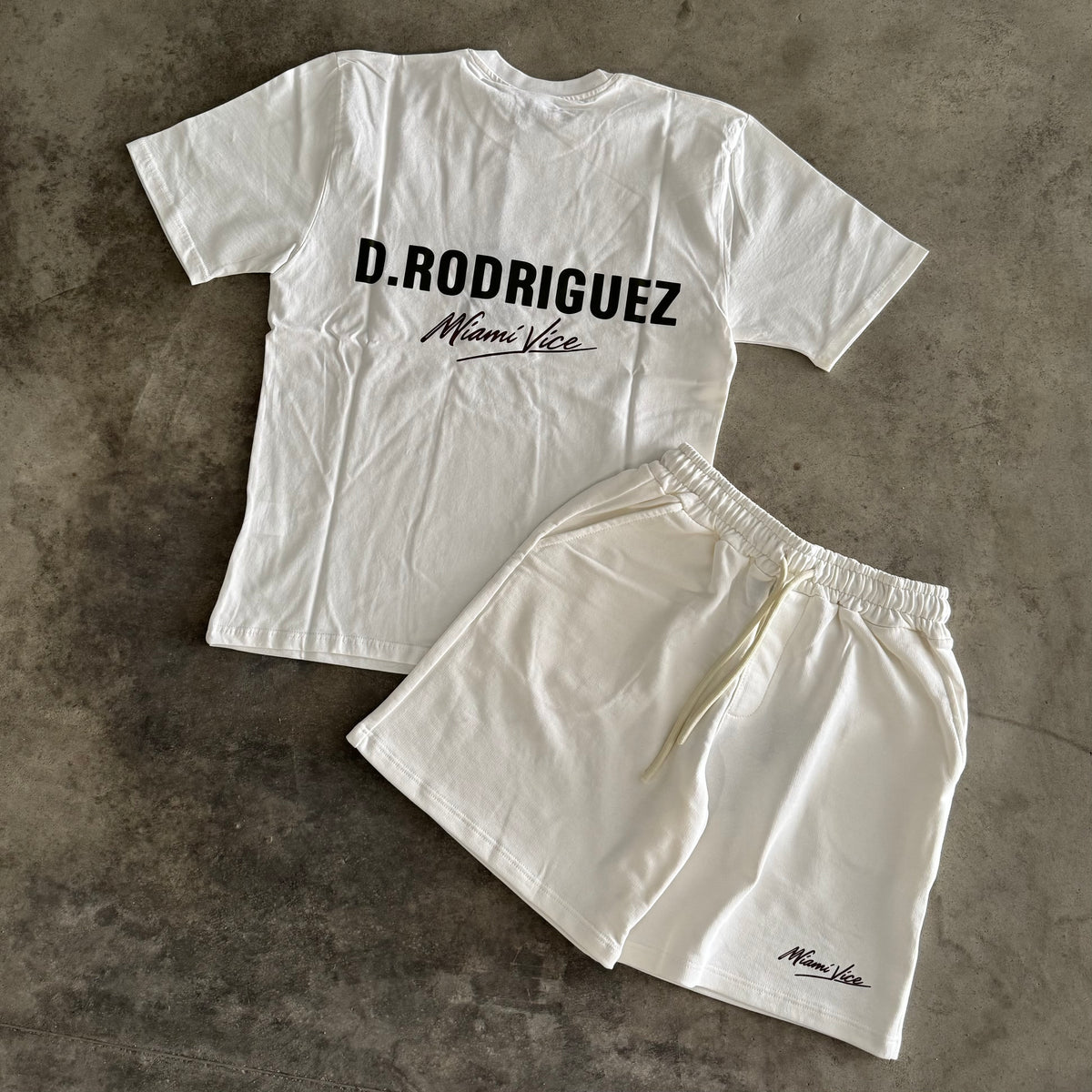 Outfit Diego Rodriguez Miami Vice Panna