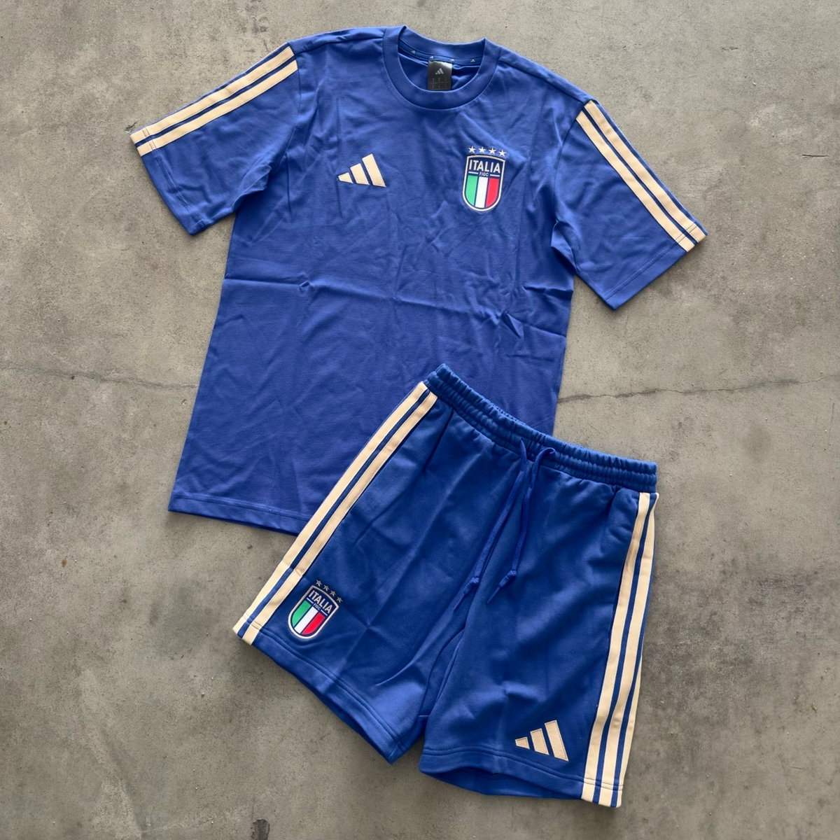 Outfit Adidas Italia Azzurro