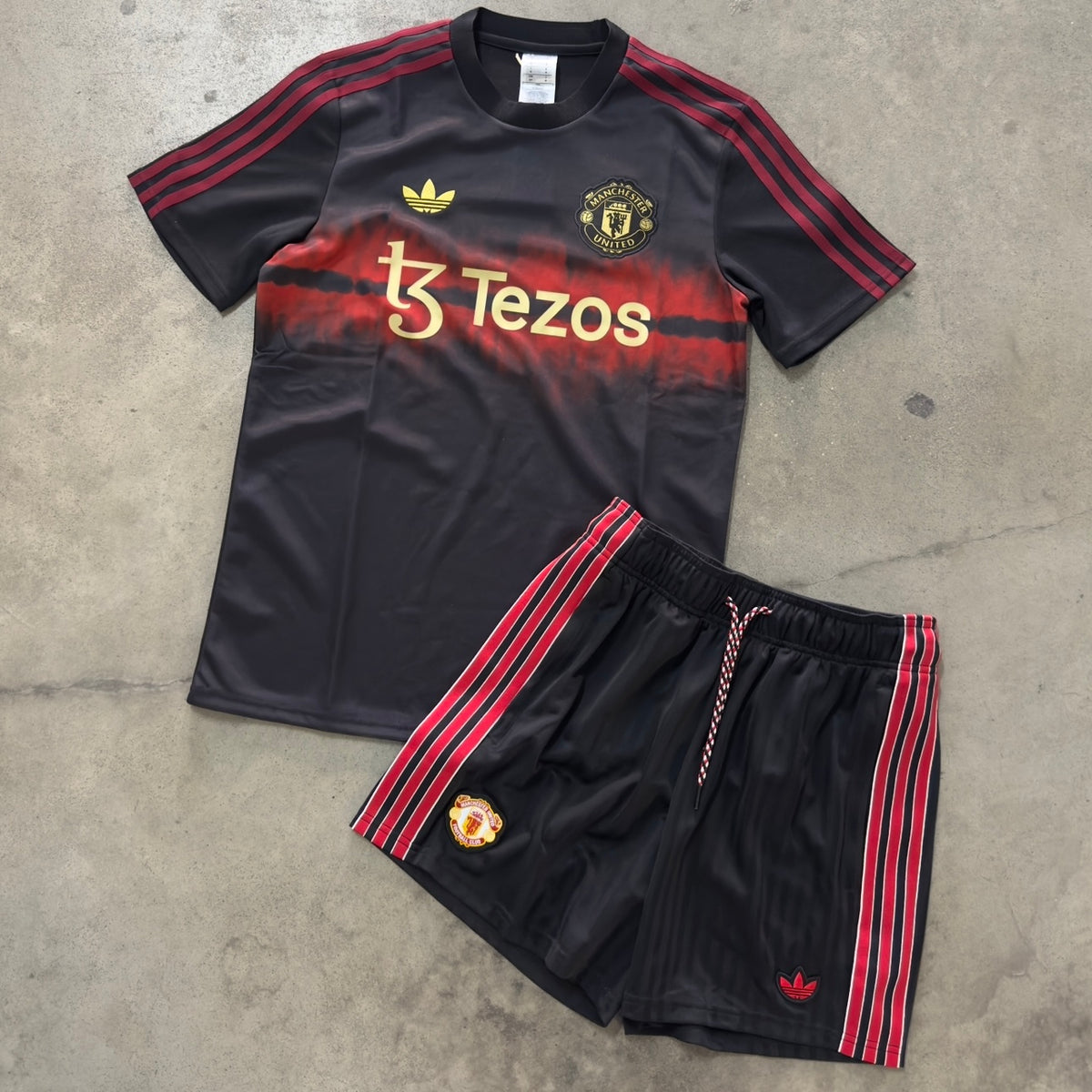 Outfit Adidas Manchester United Nero