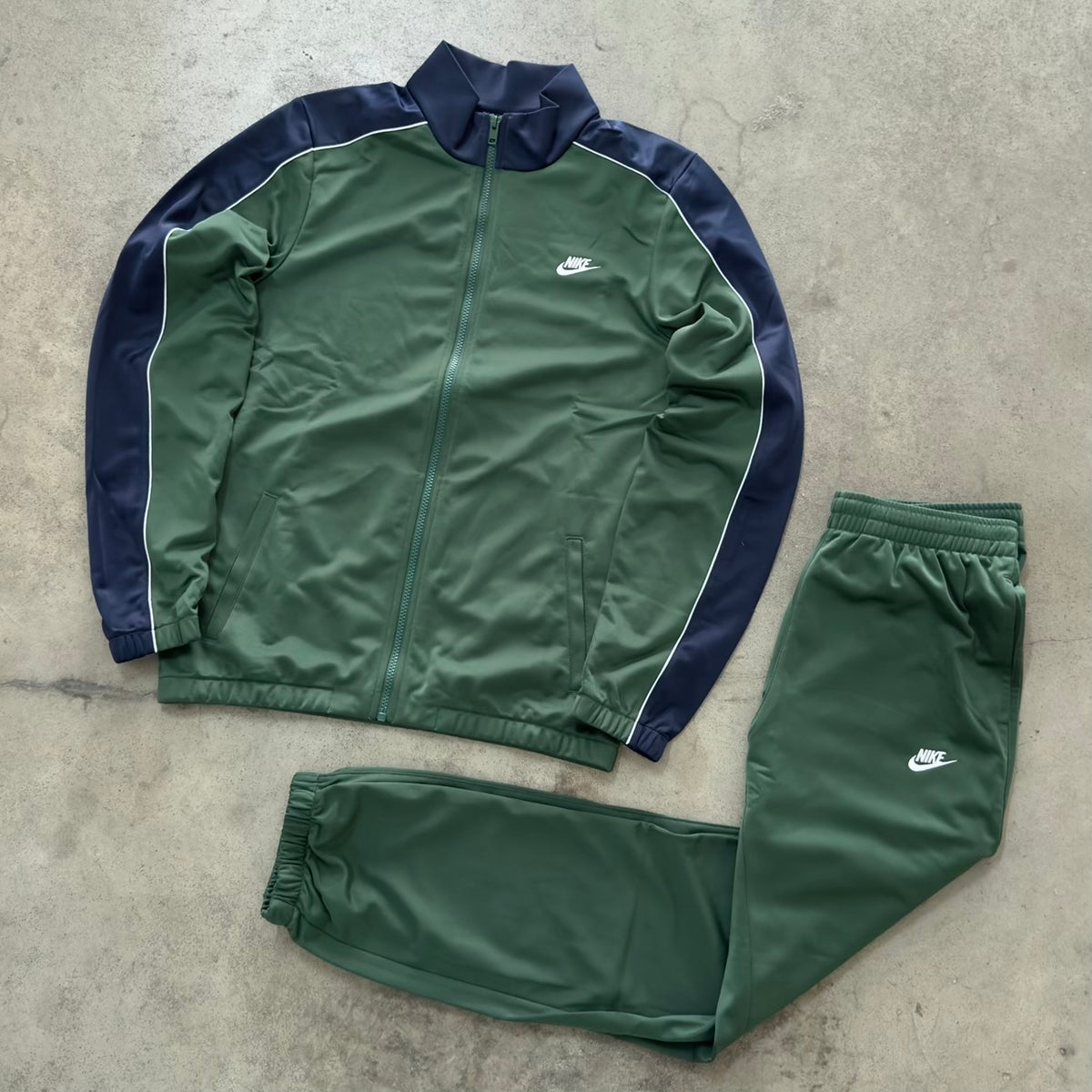 Tuta Nike Club Verde/Blu