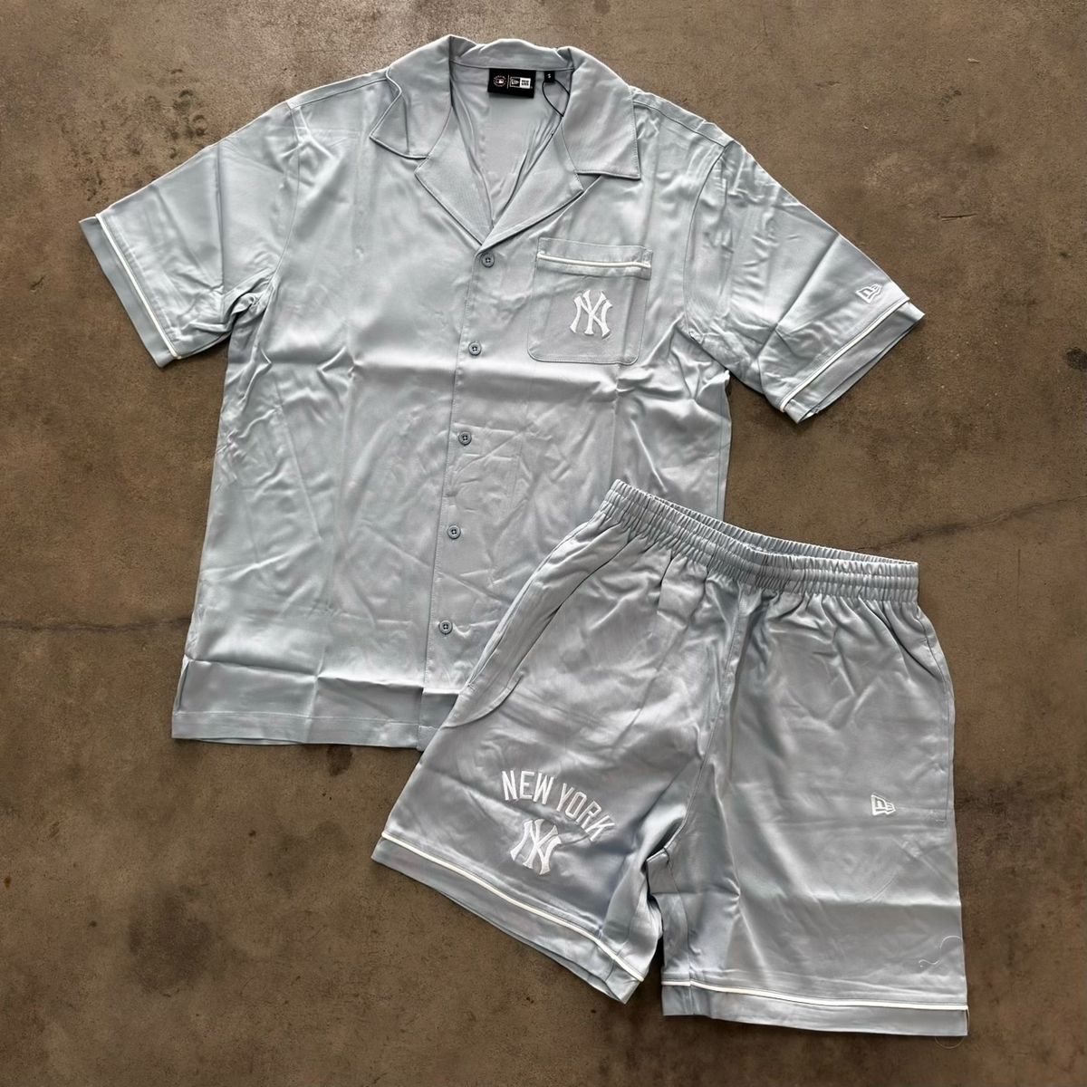 Outfit New Era NY Camicia Azzurro