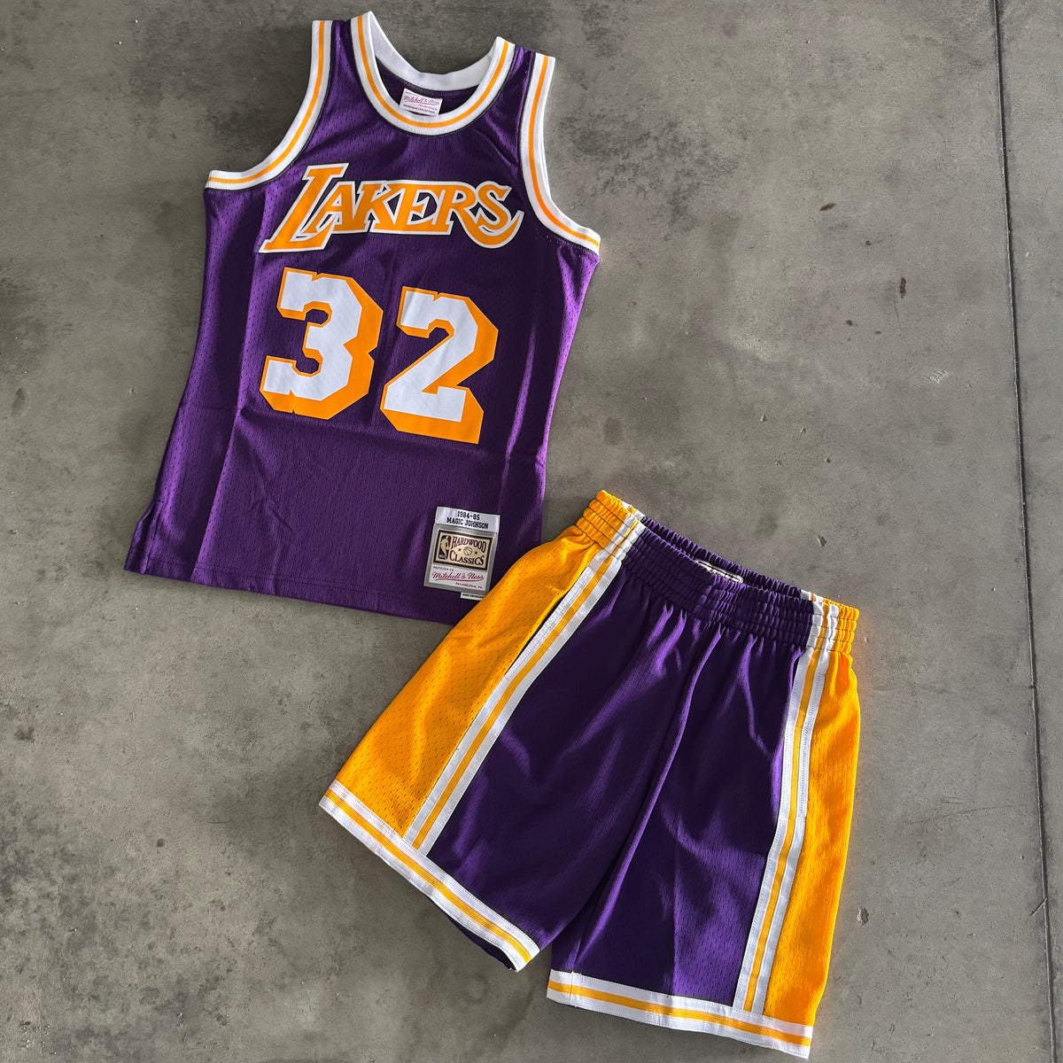 Outfit Mitchell And Ness Lakers