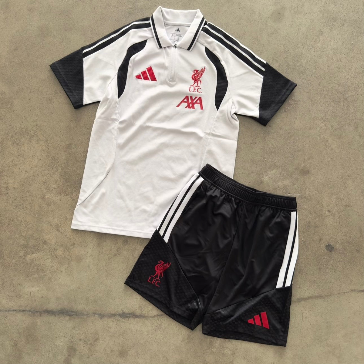 Outfit Adidas Liverpool Bianco Polo Mezza Zip