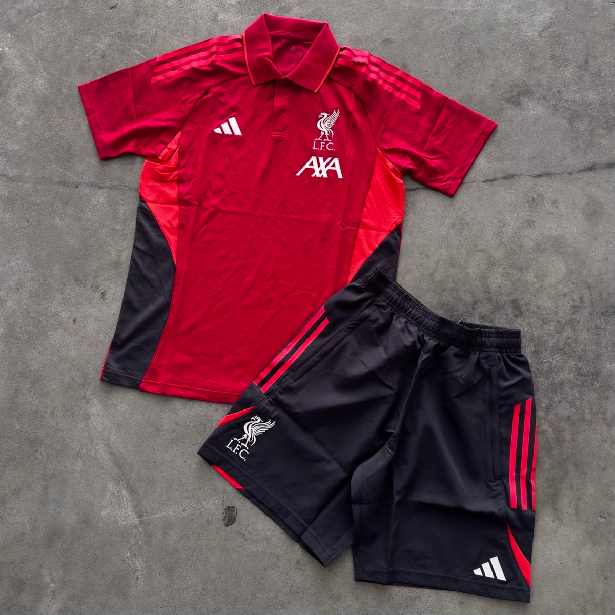 Outfit Adidas Liverpool Polo Rosso