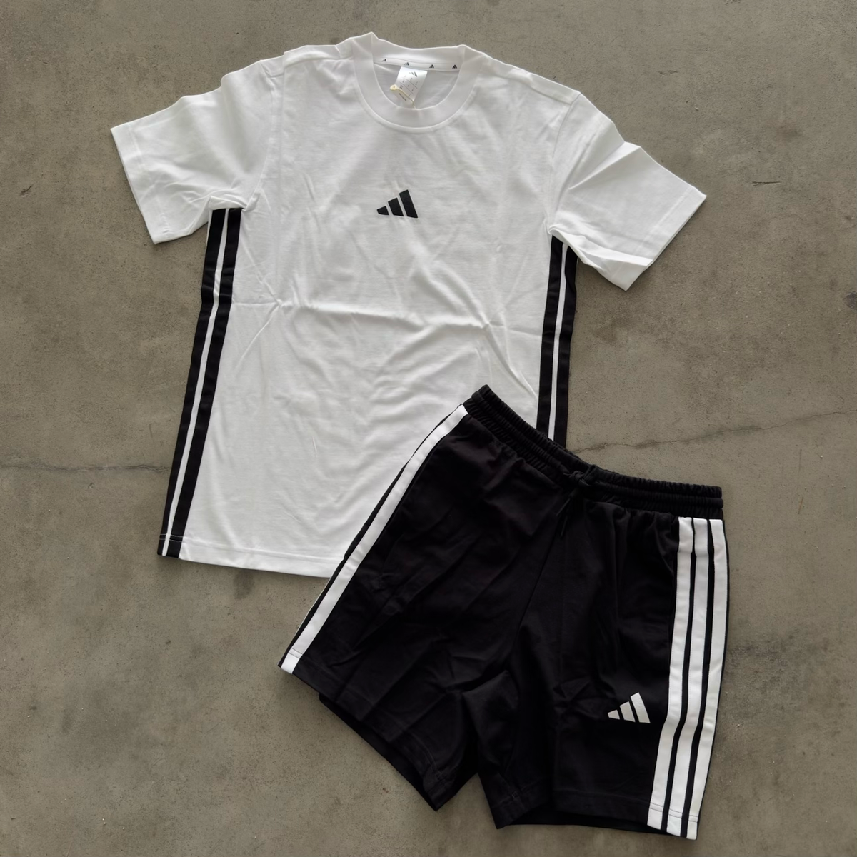 Outfit Adidas Basic Bianco