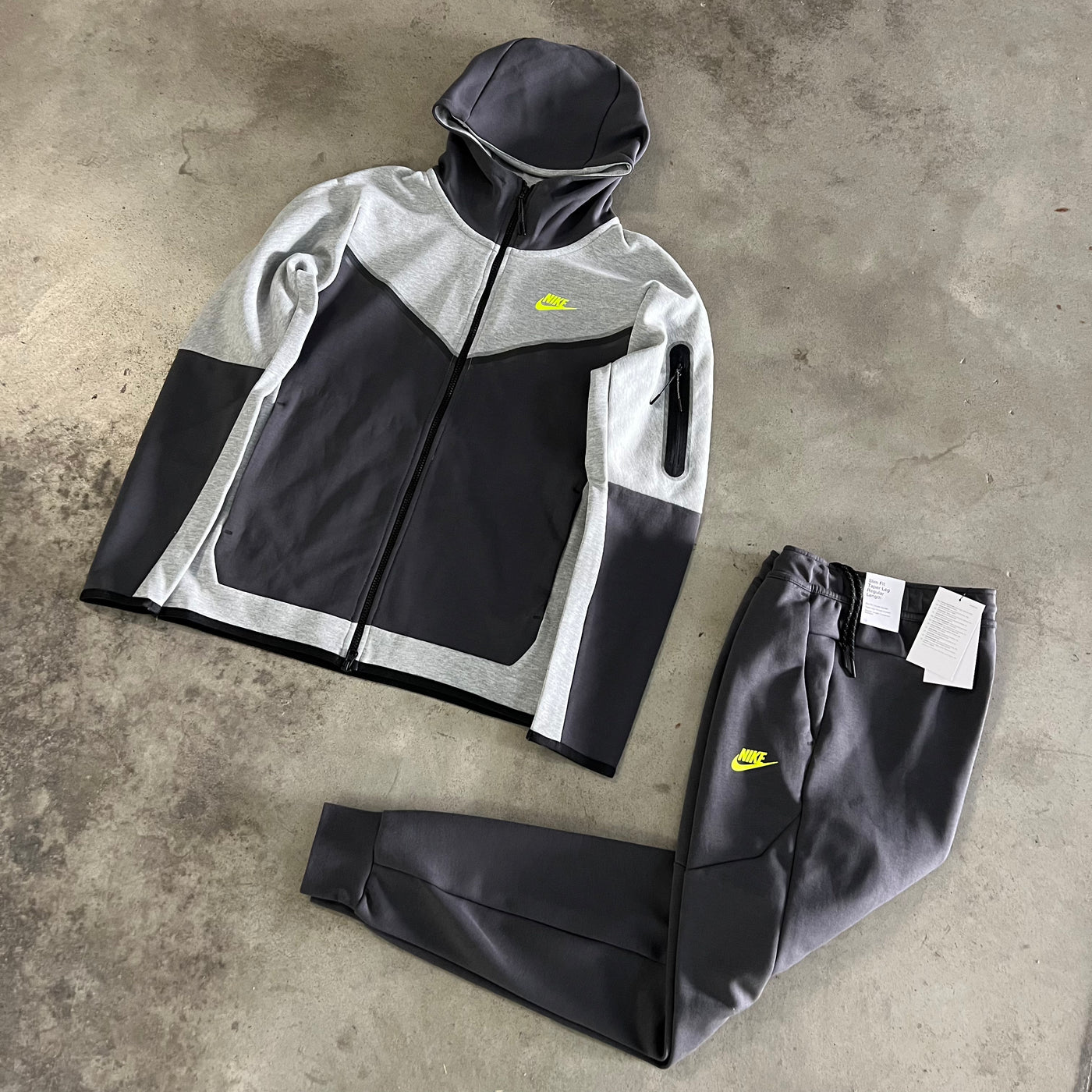 Tuta nike argento sales