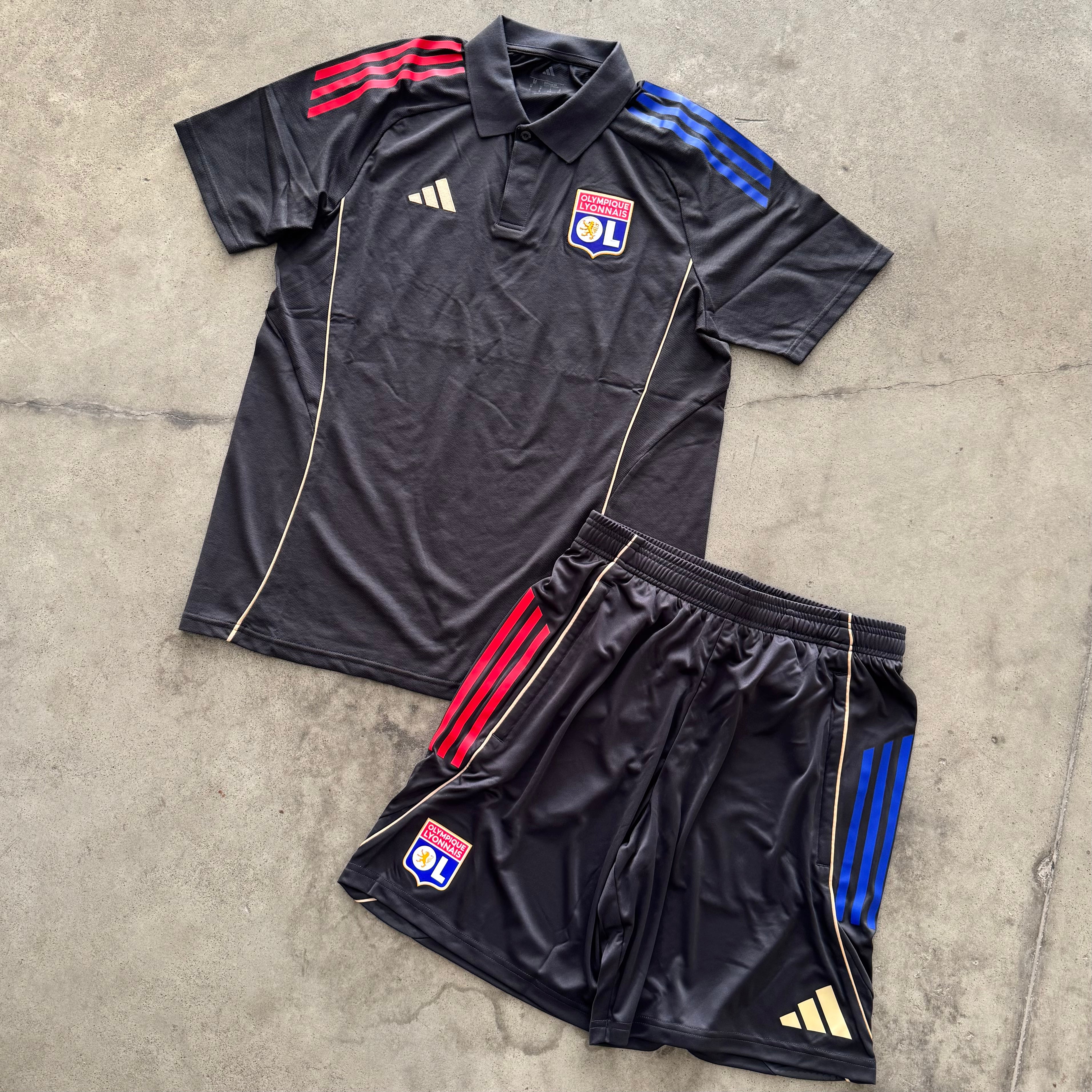 Outfit Adidas Lione Polo
